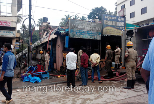 Prashanth Canteen set ablaze at Pumpwell 1